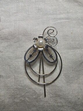Vintage Silver-toned Brooch Featuring a Floral and Abstract Geometric Design